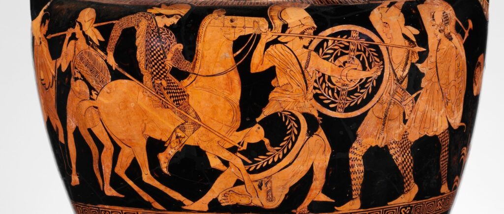 Grand vase grec à figures rouges : plusieurs registres de combat, où des guerrières affrontent des hoplites et où des centaures luttent contre des hommes.