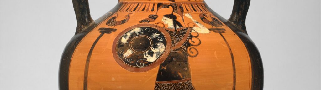 Vase grec à figures noires : Athéna casquée, brandissant une lance et tenant un bouclier.