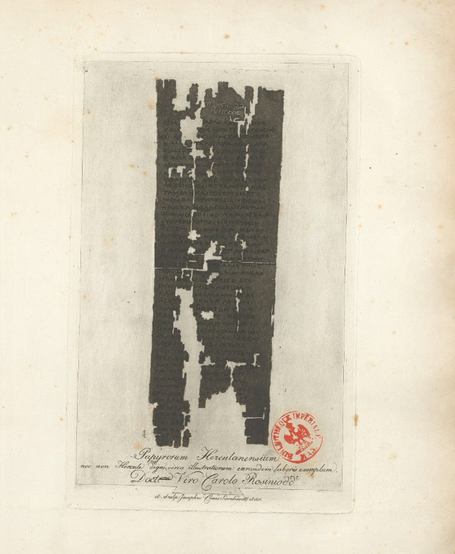 Planche ancienne reproduisant une longue colonne de papyrus noirci et troué, couverte de lignes d’écriture grecque, avec une inscription latine en bas et un tampon rouge de la Bibliothèque impériale.