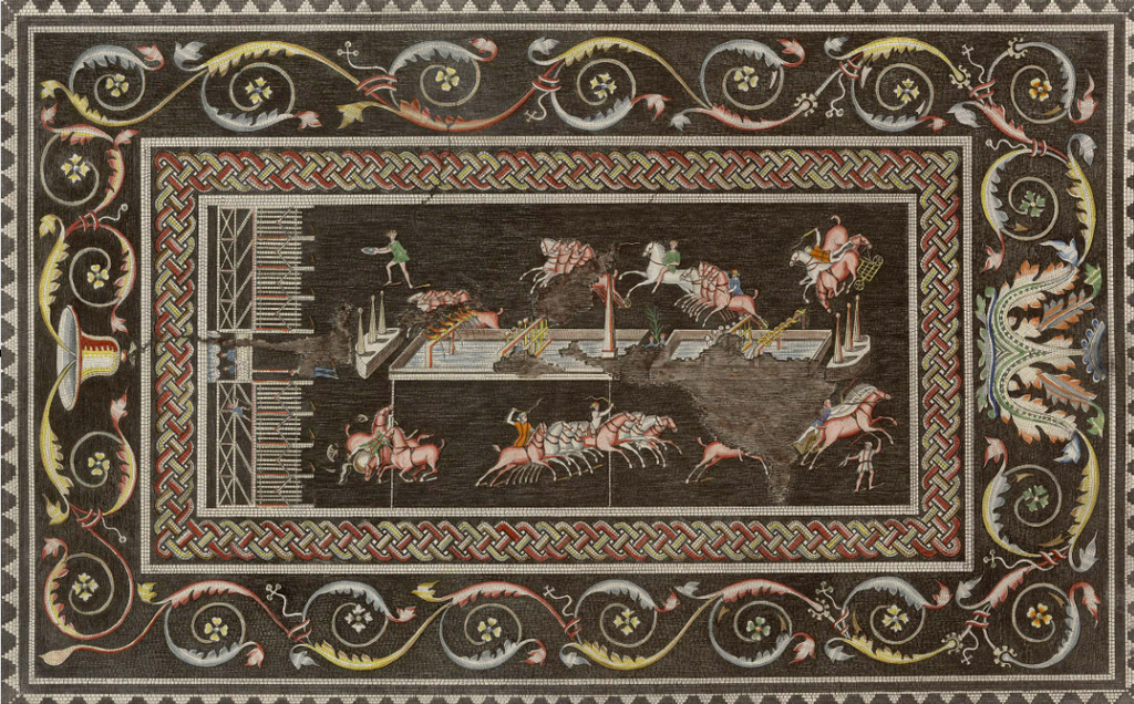 Estampe colorée reproduisant une mosaïque romaine : des chars tirés par quatre chevaux courent autour d'un mur central orné de bassins et de bornes, avec les stalles de départ sur la gauche.